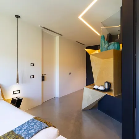 Pensión Vi 4*